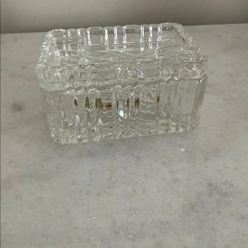 The European Collection 24% lead crystal smoker set